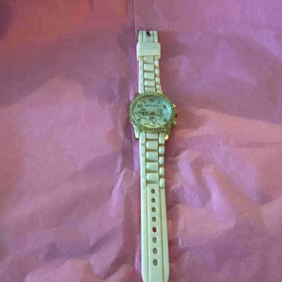 Michael Kors Ladies White Silicone Watch - Picture 3 of 5